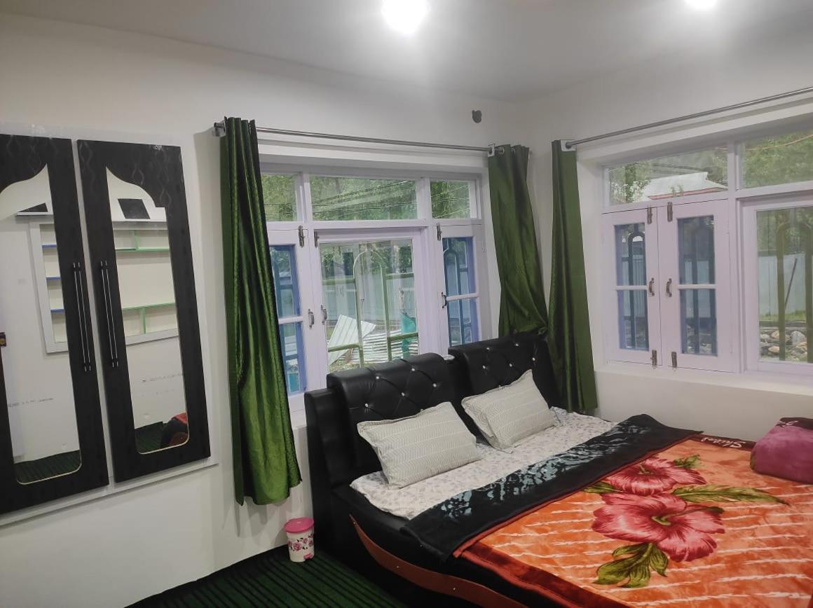 New Delight Hotel Kanzalwan Екстер'єр фото